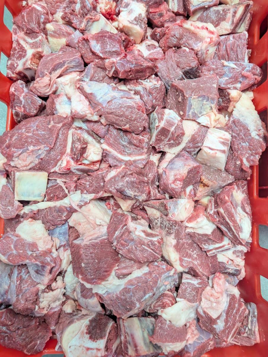 হালাল ষাড় গরুর মাংশ আসছে এইমাত্র।frische stier rind fleisch gleich angekommen. image 2